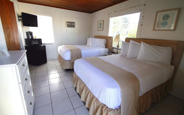 photo 2 of Island Breeze Inn