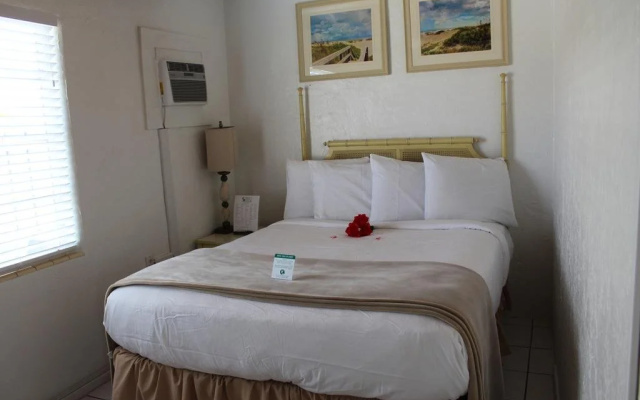 photo 4 of Island Breeze Inn