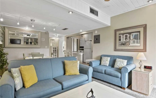 photo 2 of Island Club 151 - One Bedroom Condo
