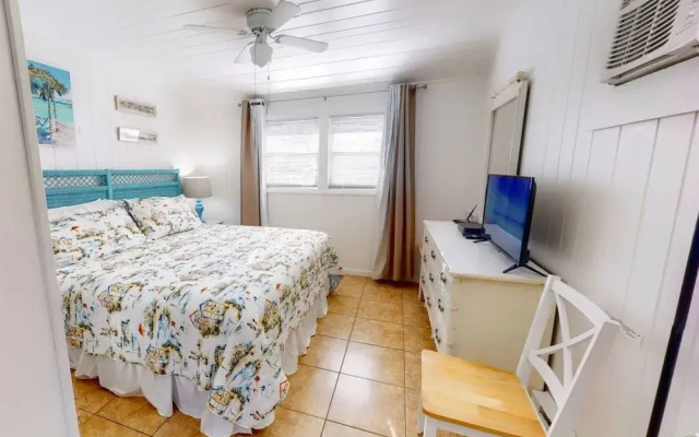 photo 2 of Island Dreams Cozy Cottage #4