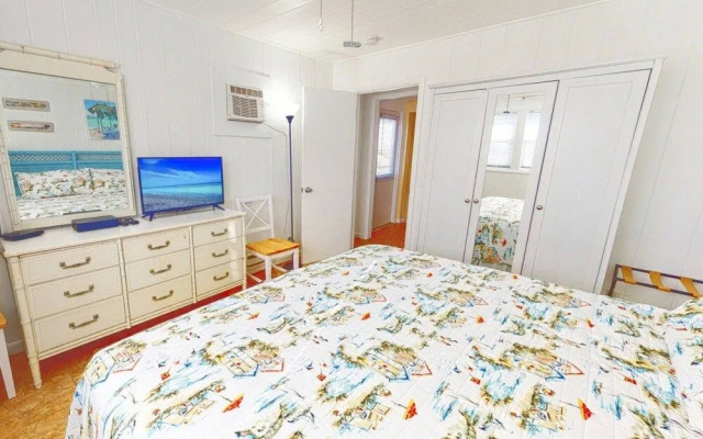 photo 5 of Island Dreams Cozy Cottage #4