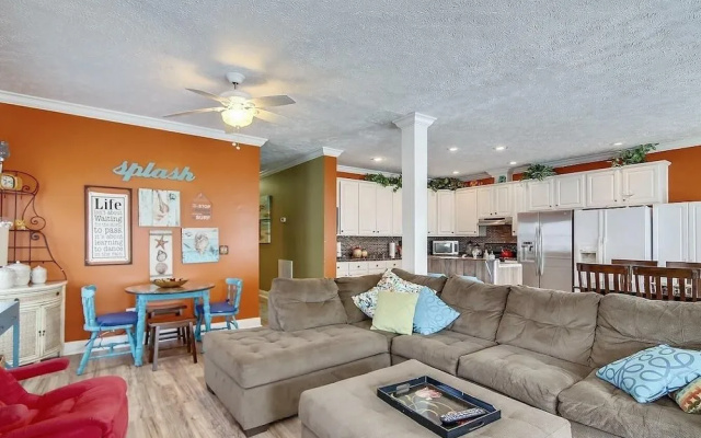 photo 2 of Island Girls House 217 - 6 Br Home