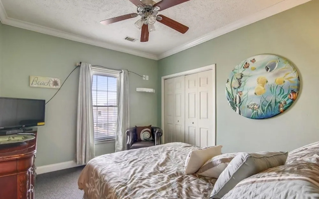 photo 4 of Island Girls House 217 - 6 Br Home
