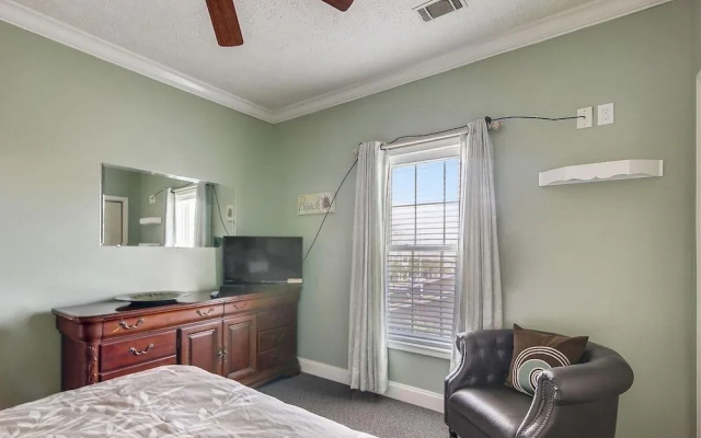photo 5 of Island Girls House 217 - 6 Br Home
