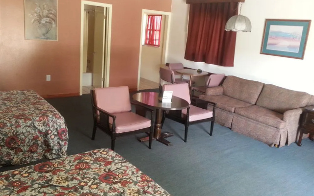 photo 4 of Island House Hotel