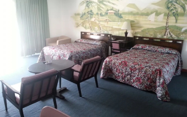 photo 5 of Island House Hotel