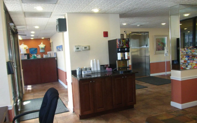 photo 2 of Island Inn Beach Resort
