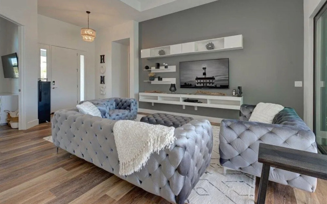photo 4 of Island Pearl