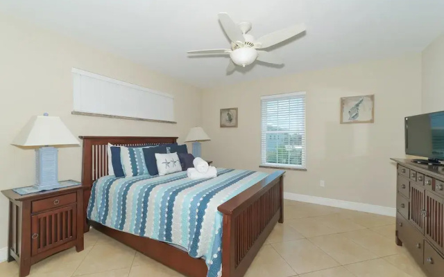 photo 3 of Island Retreat Apartment 4