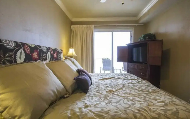 photo 3 of Island Royale 1003