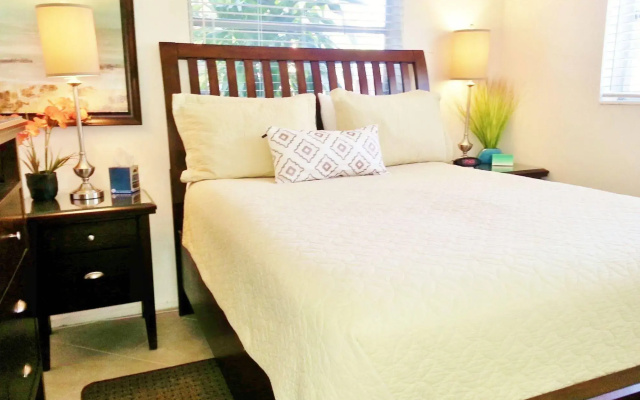 photo 2 of Island Sands Inn