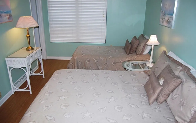 photo 5 of Island Winds East 409 condo