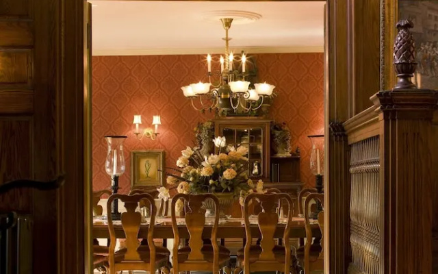 photo 2 of Ivy Lodge Bed & Breakfast