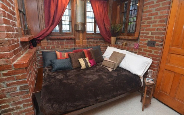 photo 3 of Ivy Mansion at Dupont Circle