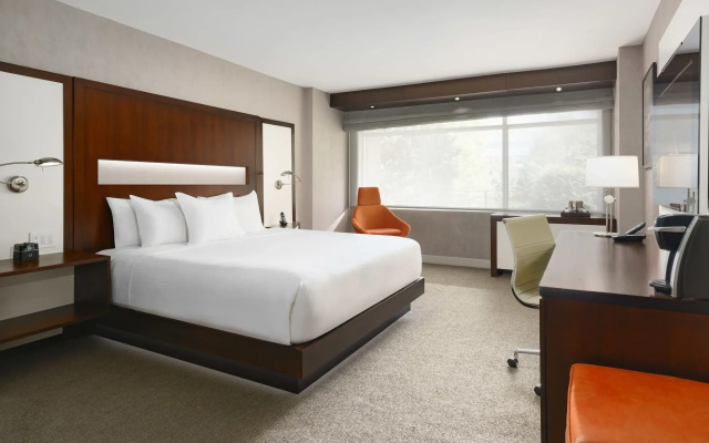 photo 4 of J House Greenwich