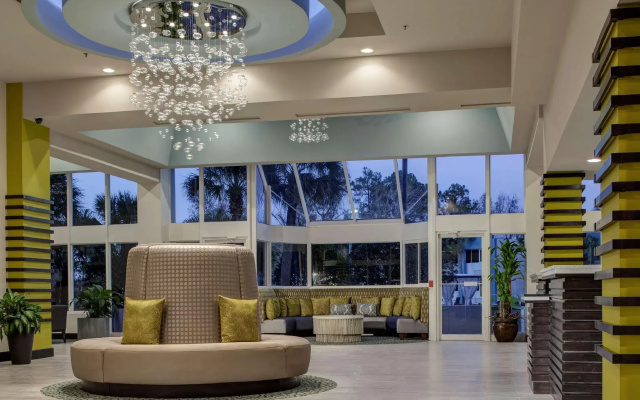 photo 2 of DoubleTree by Hilton Hotel Jacksonville Airport