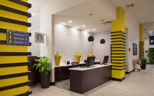 photo 3 of DoubleTree by Hilton Hotel Jacksonville Airport
