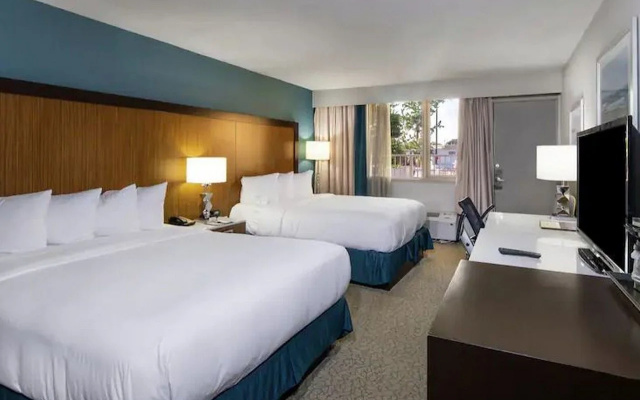 photo 5 of DoubleTree by Hilton Hotel Jacksonville Airport