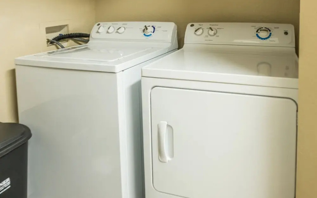 photo 4 of 1 BR and 2 BR Jacksonville Beach Apt with Parking by Frontdesk