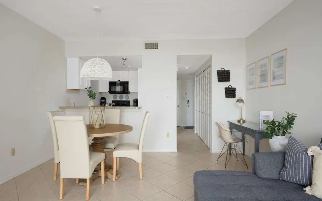 photo 5 of Jacksonville Sea Spray 2B by Distinctive Beach Rentals