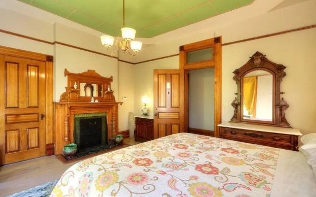 photo 2 of Jacksonville's Historic Nunan House