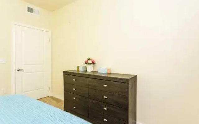 photo 2 of Jamboree Apartment #873928 by RedAwning
