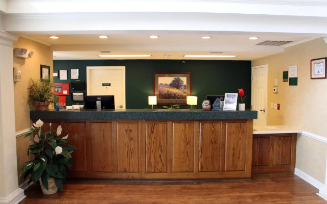 photo 2 of Quality Inn Wilmington