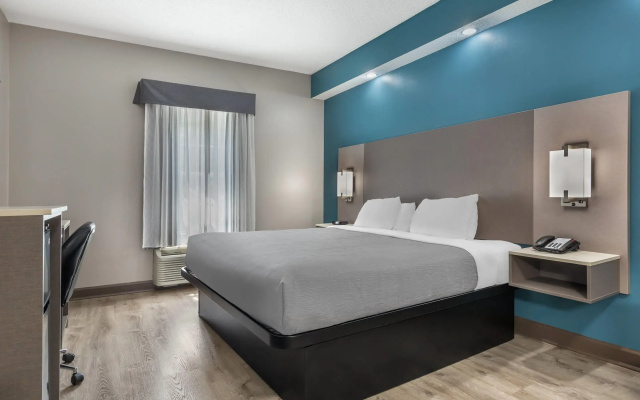 photo 3 of Quality Inn Wilmington