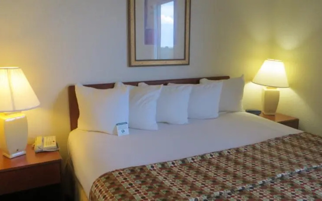 photo 2 of Holiday Inn Express Chicago Nw - Arlington Heights By Ihg