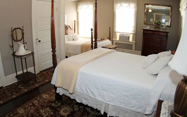 photo 2 of Jarrett House