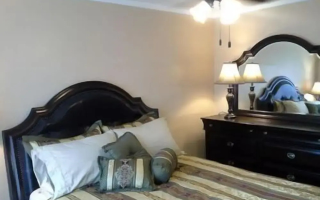 photo 3 of JARVIS Edgewater Park & Beach 5BD Villa