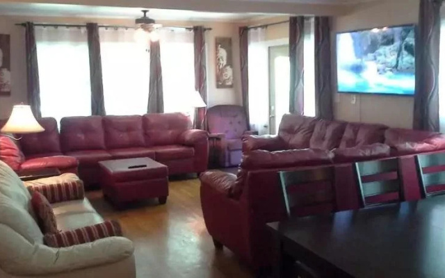 photo 4 of JARVIS Edgewater Park & Beach Villa-Hotel