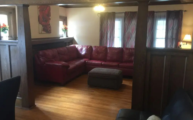 photo 3 of JARVIS West Blvd 6BD Villa by Edgewater Park Downtown