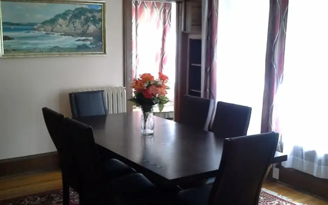 photo 5 of JARVIS West Blvd 6BD Villa by Edgewater Park Downtown