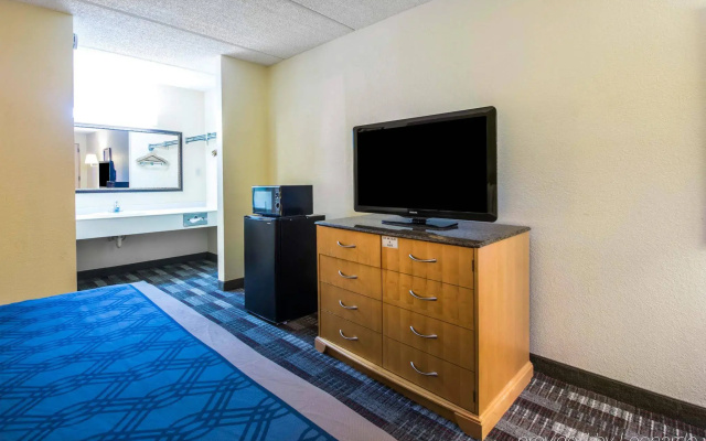 photo 5 of SureStay by Best Western Jacksonville Airport