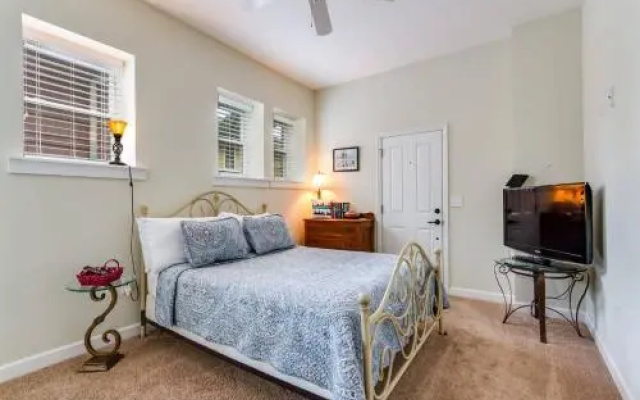photo 2 of JBH 115 W 2nd Apt #1
