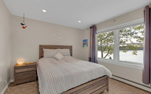 photo 2 of Jcr Taunton Bay Hideaway 3 Bedroom Home by RedAwning