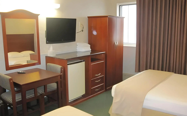 photo 2 of Jets Motor Inn