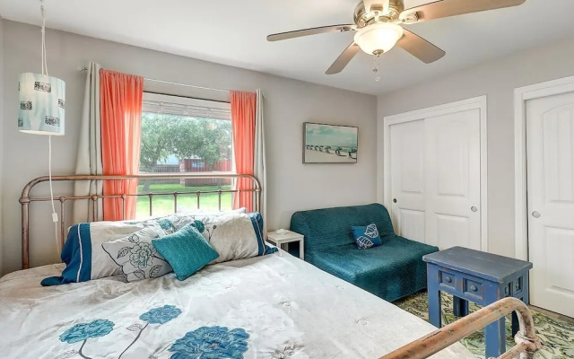 photo 4 of Jewel's Peace Of Paradise 2 Bedroom Home by RedAwning