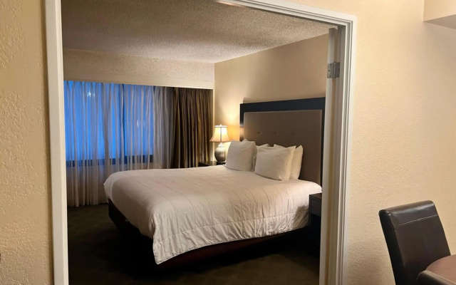 photo 4 of Jockey Resort Suites Center Strip