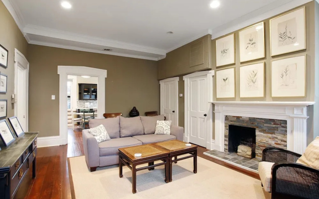 photo 5 of Jones Street Penthouse Unit #3 - 1 Br Apts