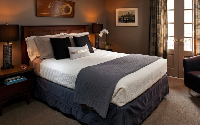 photo 2 of Journey Inn Bed & Breakfast