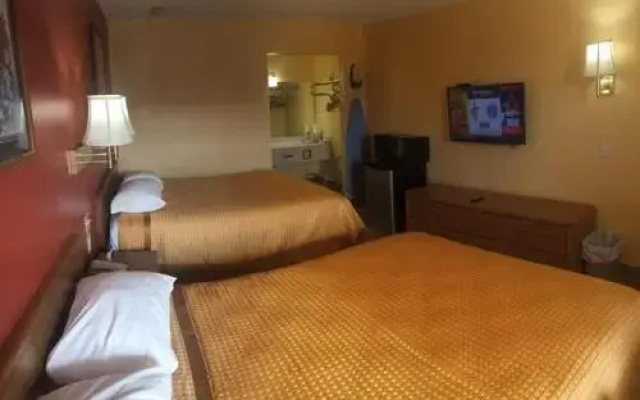 photo 2 of Journey's Inn