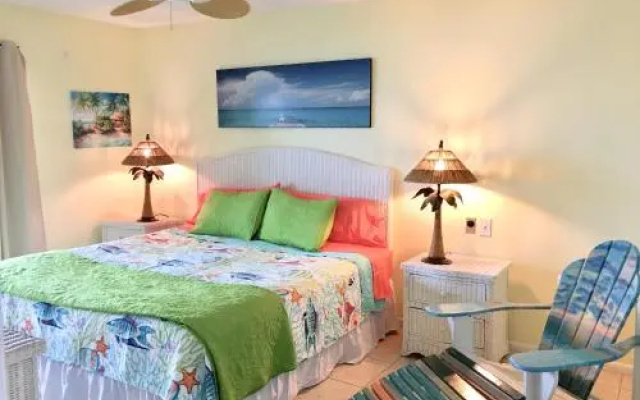 photo 2 of Joyce's Beachfront Suite 3