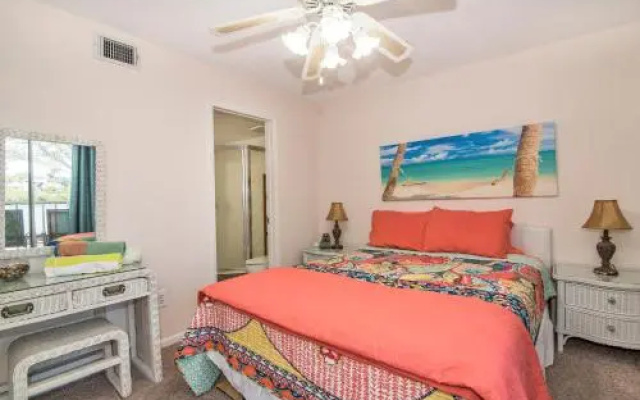 photo 4 of Joyce's Beachfront Suite 3