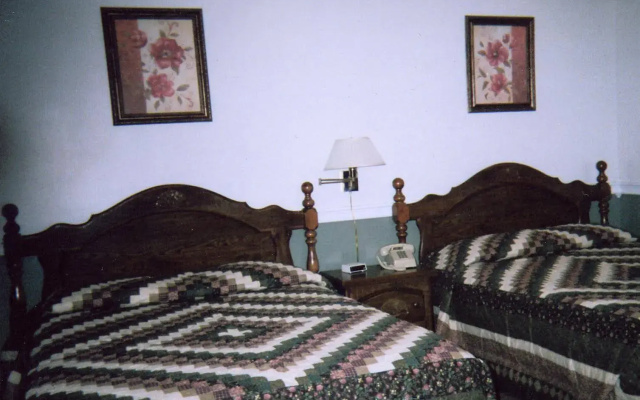 photo 2 of Judy's Motel Bedford