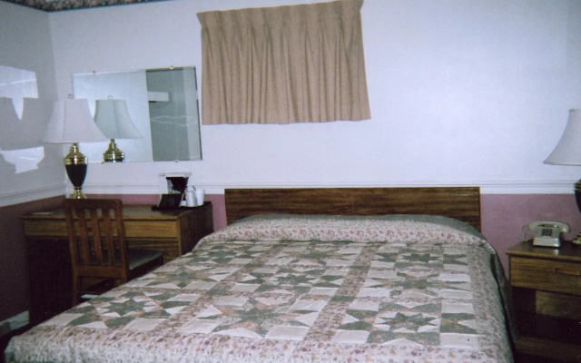 photo 3 of Judy's Motel Bedford