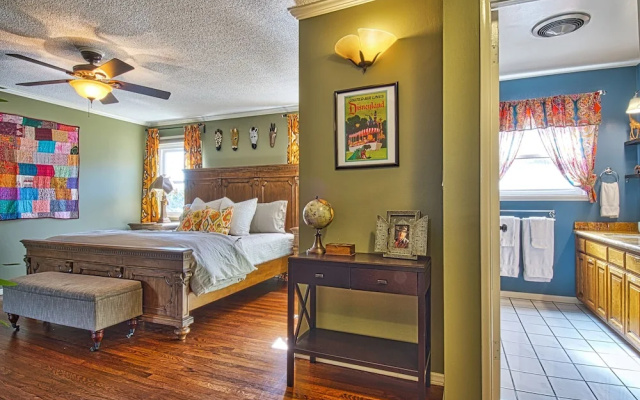 photo 4 of Jungle Cruise 4 Bedrooms 2.5 Bathrooms Home