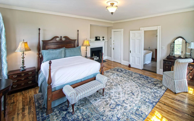 photo 3 of Windsor Mansion Inn