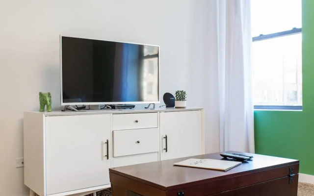 photo 4 of Juniper Mist - Modern 1 Bdr in Downtown